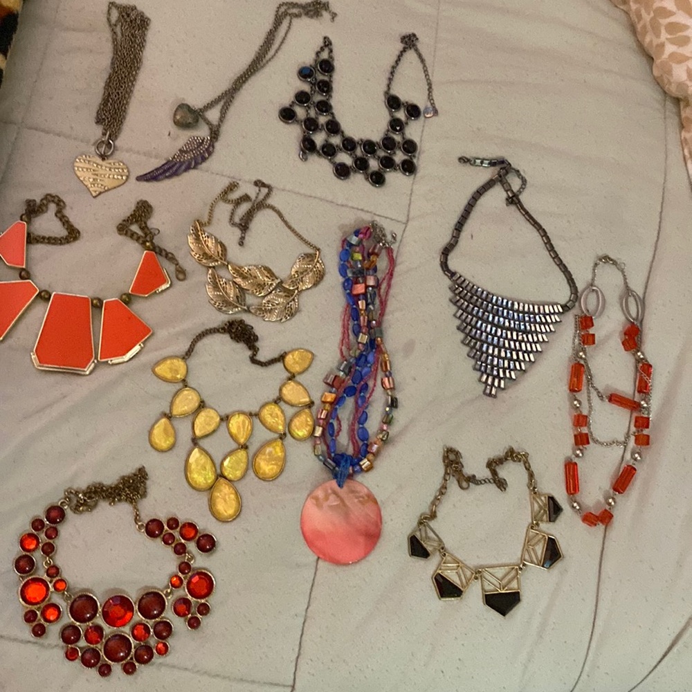 ALL NECKLACES ARE 5$
